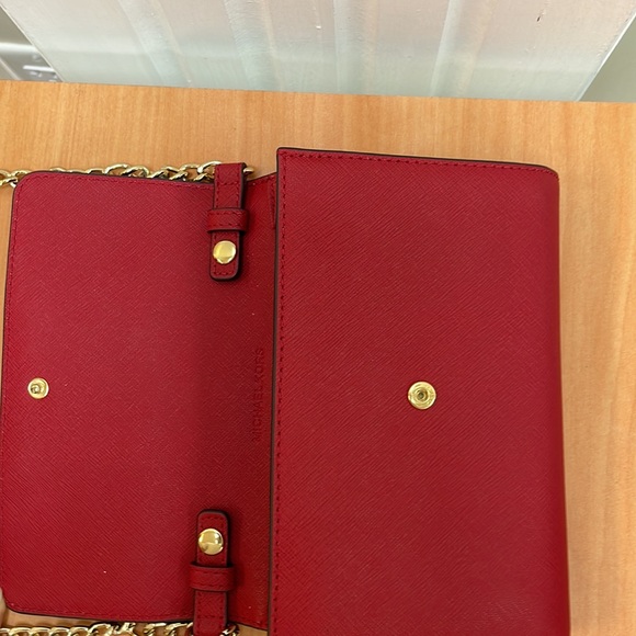 Michael Kors Jet Set Travel Leather Crossbody Bag!!🔥🔥🔥 - Picture 14 of 16